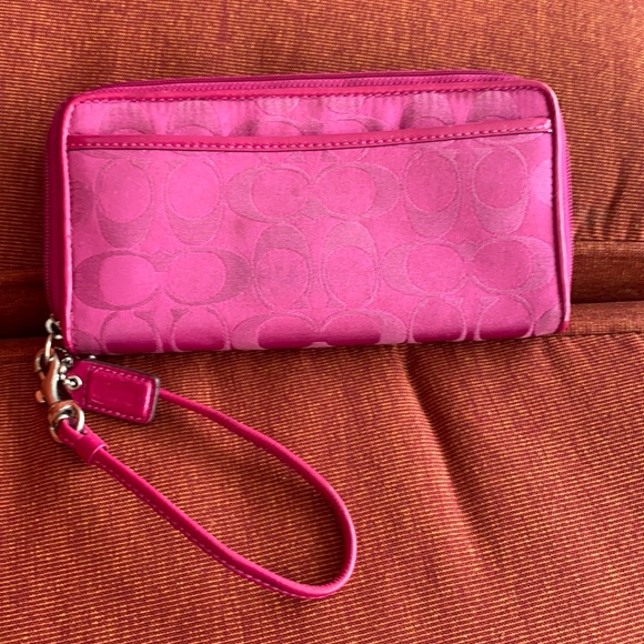 Coach Handbags - Coach wallet